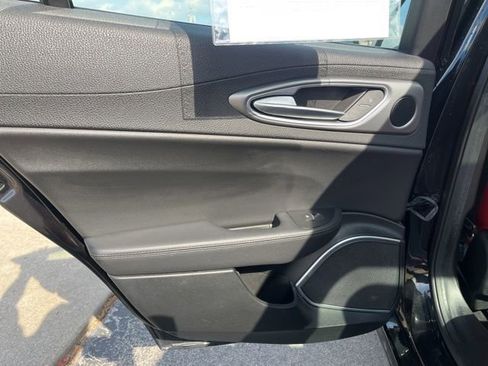 Used 2023 Alfa Romeo Giulia Veloce image 11