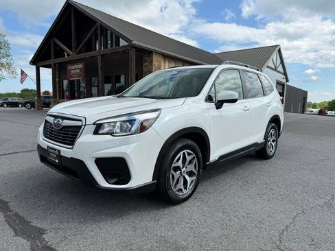 Used 2020 Subaru Forester Premium image 2