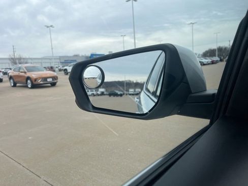 Used 2018 Chevrolet Equinox LT image 57