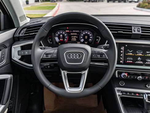 Used 2025 Audi Q3 2.0T Premium Plus w/ Premium Plus Package image 19