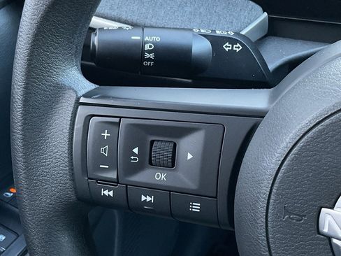 Used 2025 Nissan Kicks SV image 23