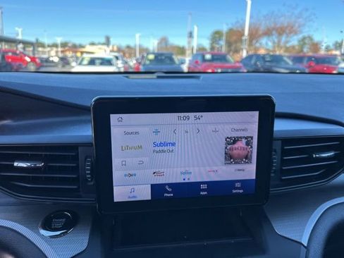 Used 2020 Ford Explorer XLT image 17