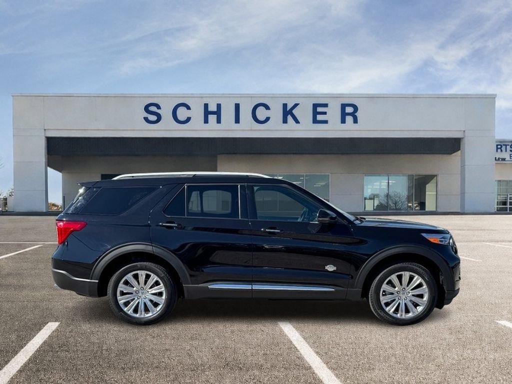 Used 2023 Ford Explorer King Ranch AWD/4WD image 2