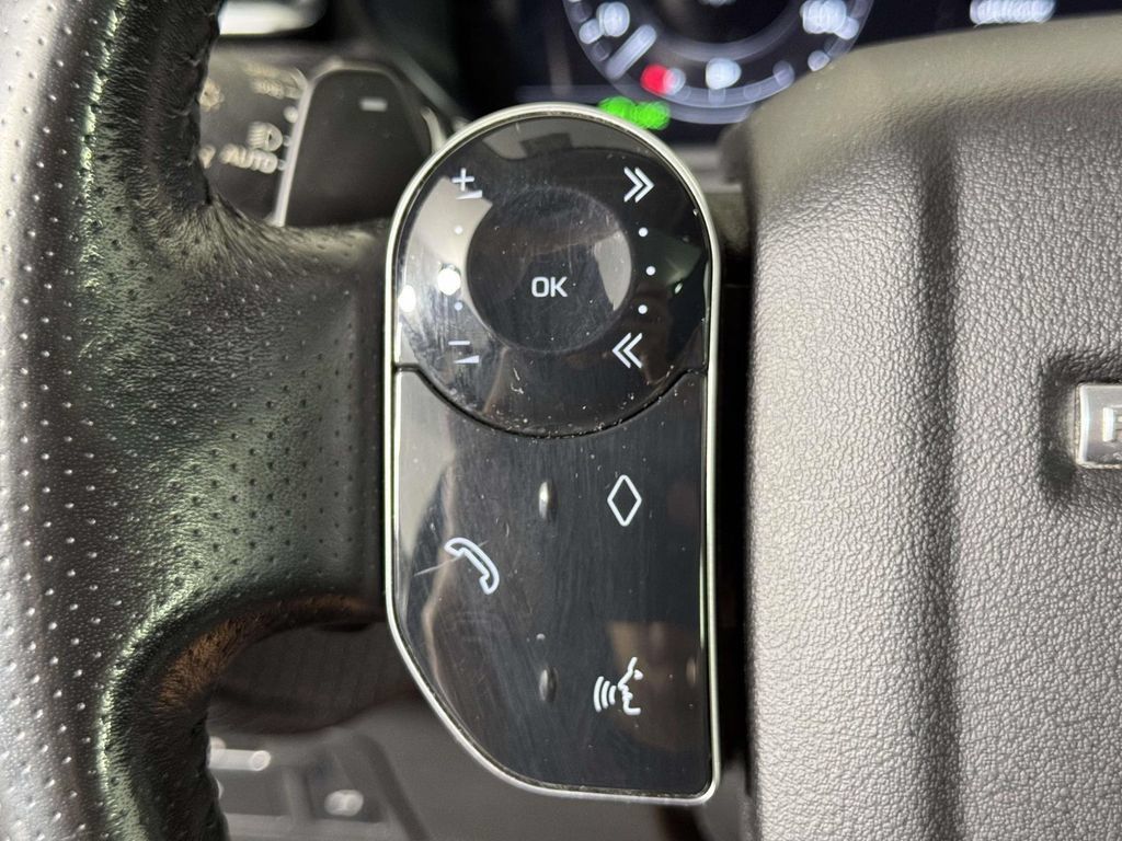 Used 2018 Land Rover Range Rover Velar S AWD/4WD image 21