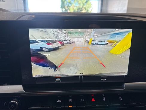 Used 2022 GMC Sierra 1500 Elevation w/ X31 Off-Road Package image 9