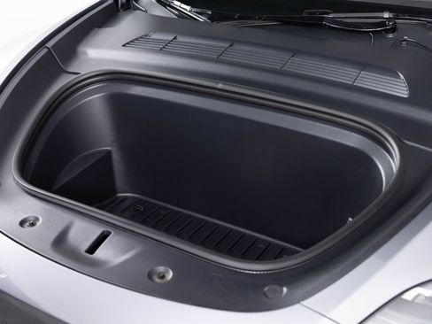 Used 2025 Tesla Model Y Long Range image 40