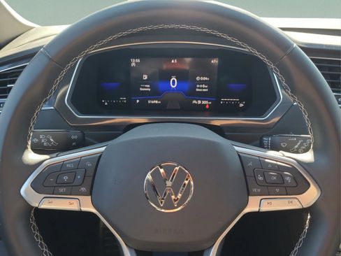 Used 2023 Volkswagen Tiguan SE R-Line image 23