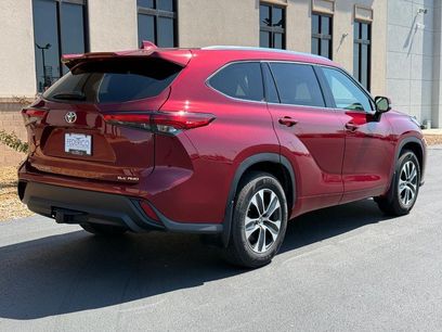 Used 2021 Toyota Highlander XLE