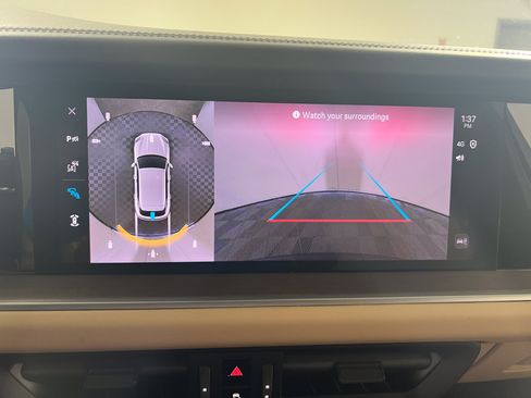 Certified 2025 Porsche Cayenne AWD/4WD image 24