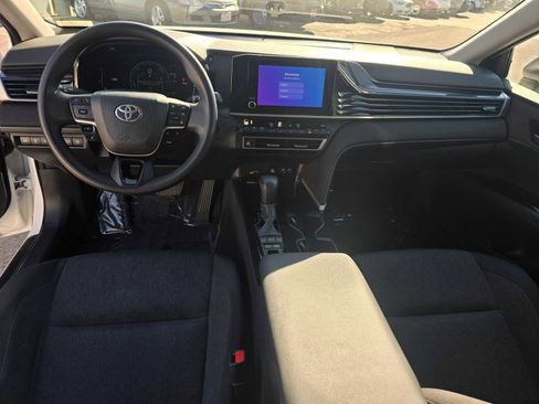 Used 2025 Toyota Camry LE image 20
