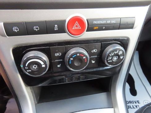 Used 2015 Chevrolet Captiva Sport LT w/ Convenience Package image 23