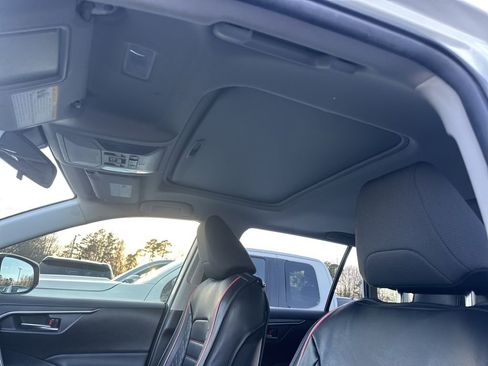 Used 2019 Toyota RAV4 XLE w/ Convenience Package image 4