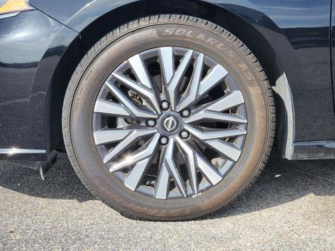 Certified 2025 Nissan Altima 2.5 SV FWD image 7
