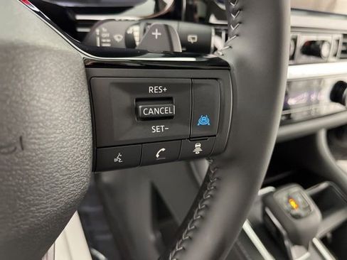 New 2026 Nissan Pathfinder SL w/ SL Premium Package AWD/4WD image 22
