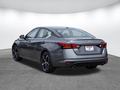 Used 2024 Nissan Altima 2.5 SR FWD image 3
