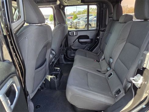 Certified 2022 Jeep Gladiator Sport image 15