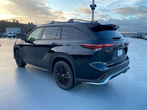 New 2026 Toyota Highlander XSE image 8