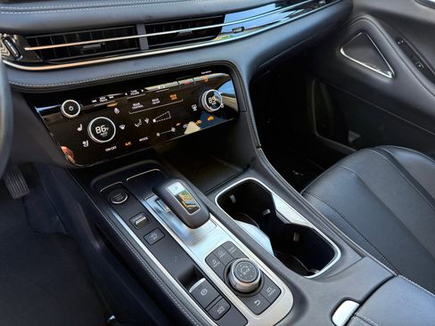 Used 2022 INFINITI QX60 Sensory w/ Vision Package image 13