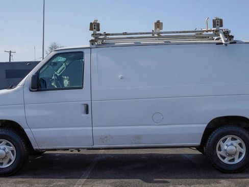 Used 2014 Ford E-250 and Econoline 250 w/ Power Group RWD image 3