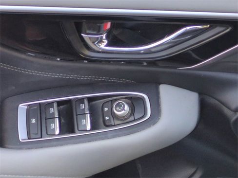 Used 2021 Subaru Outback Limited image 19