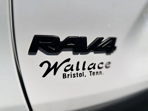 Used 2025 Toyota RAV4 XLE w/ Convenience Package AWD/4WD image 8