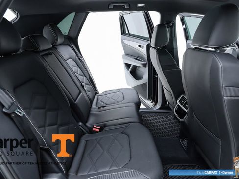 Used 2025 Volkswagen Atlas Cross Sport SE w/ Panoramic Sunroof Package image 38