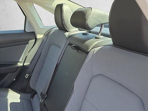 New 2026 Volkswagen Jetta SE FWD image 17