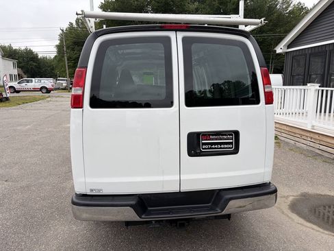 Used 2018 Chevrolet Express 2500 w/ Enhanced Convenience Package RWD image 7