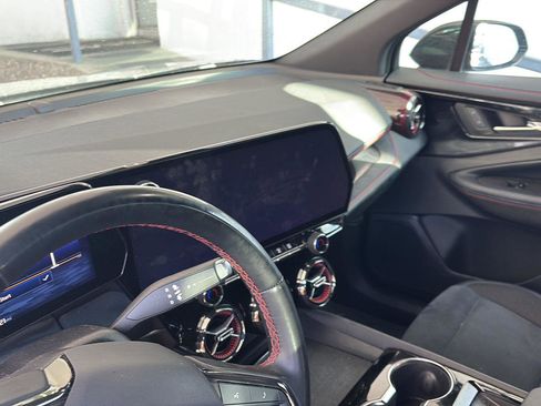 Used 2024 Chevrolet Blazer EV RS image 8