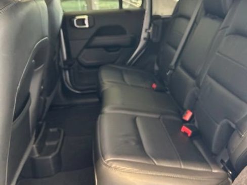Used 2021 Jeep Wrangler Unlimited Sahara AWD/4WD image 17