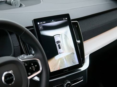 Certified 2025 Volvo XC90 B6 Ultra image 14