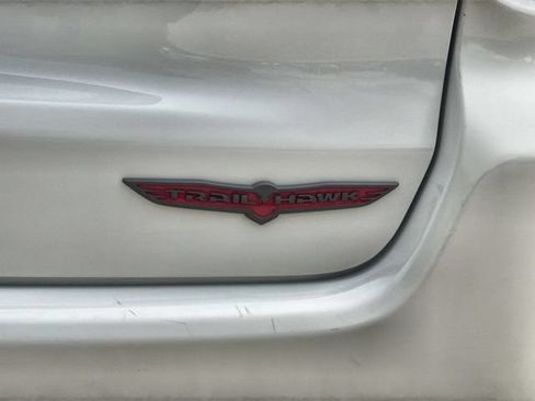Used 2025 Jeep Compass Trailhawk w/ Trailer Tow Group AWD/4WD image 31
