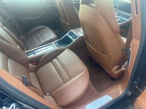 Used 2019 Porsche Panamera 4 image 15