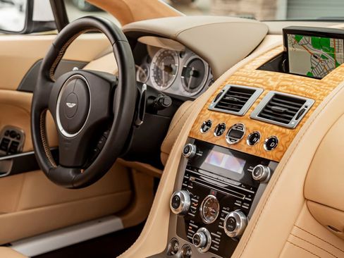 Used 2013 Aston Martin V8 Vantage S RWD image 23