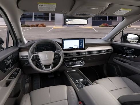 Used 2024 Lincoln Corsair Grand Touring AWD/4WD image 9