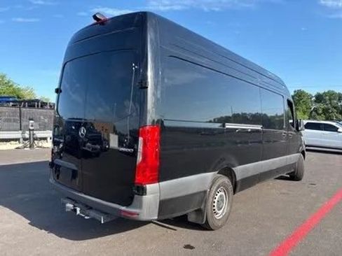 Used 2024 Mercedes-Benz Sprinter 2500 image 8