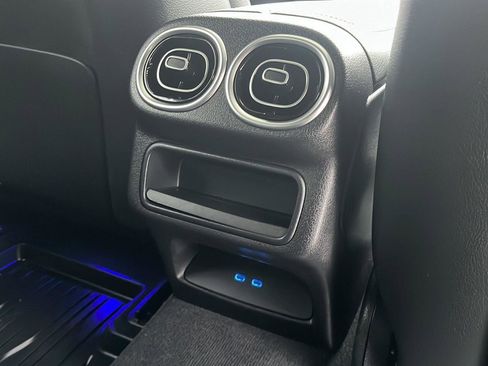 Used 2024 Mercedes-Benz GLC 300 4MATIC image 30