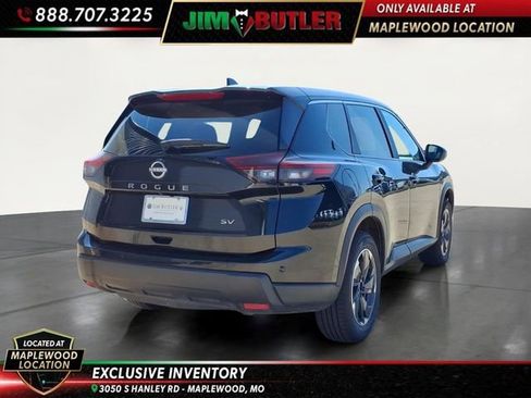 Used 2024 Nissan Rogue SV FWD image 4