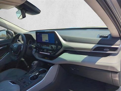 New 2026 Toyota Highlander XLE AWD/4WD image 27