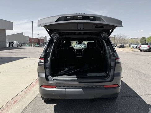 Used 2021 Jeep Grand Cherokee L Laredo AWD/4WD image 8