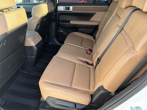 Used 2025 Hyundai Santa Fe Limited image 21