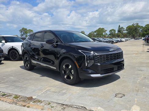 New 2026 Kia Sportage LX FWD image 2