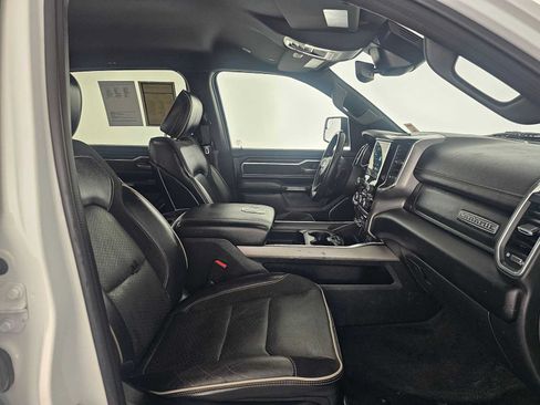 Used 2024 RAM 1500 Laramie AWD/4WD image 10