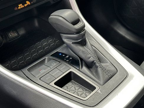 Used 2024 Toyota RAV4 XLE FWD image 27