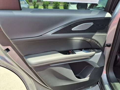 New 2025 Cadillac Lyriq Luxury image 18