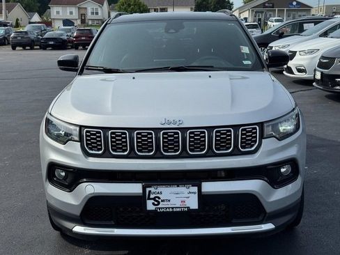 Used 2024 Jeep Compass Limited AWD/4WD image 10
