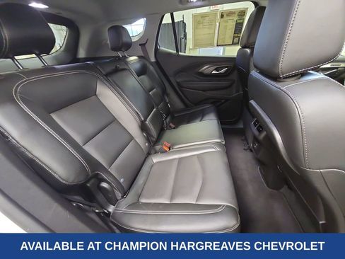 Used 2024 GMC Terrain SLT AWD/4WD image 35