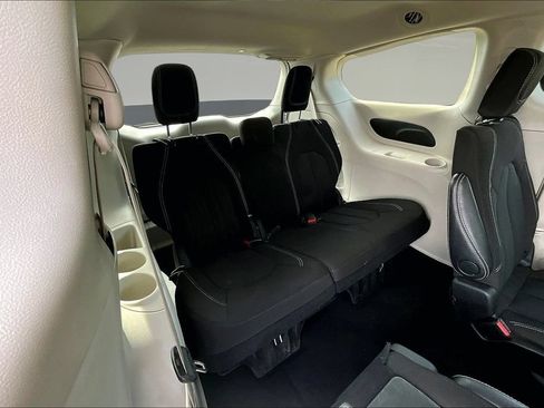 Used 2024 Chrysler Voyager LX FWD image 29