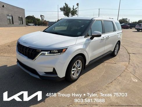 Used 2022 Kia Carnival LX w/ Paint Protection Package FWD image 3