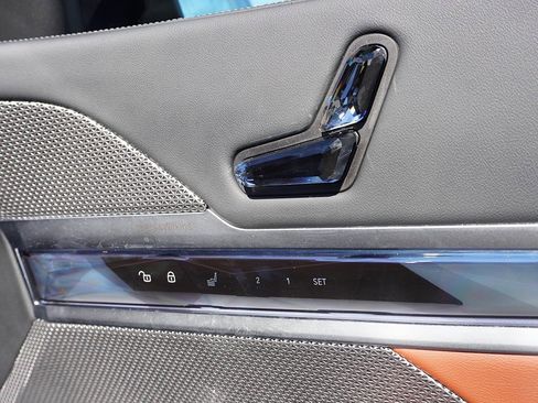 Used 2023 BMW 760i xDrive 760i xDrive image 28